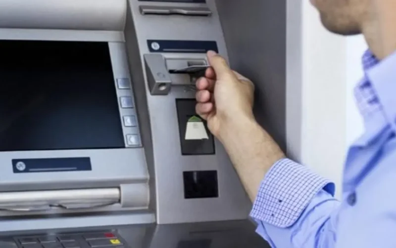 مواقع صرف معتمدة.. خريطة الحصول على مرتبات يناير وتجنب الزحام في فروع البنوك